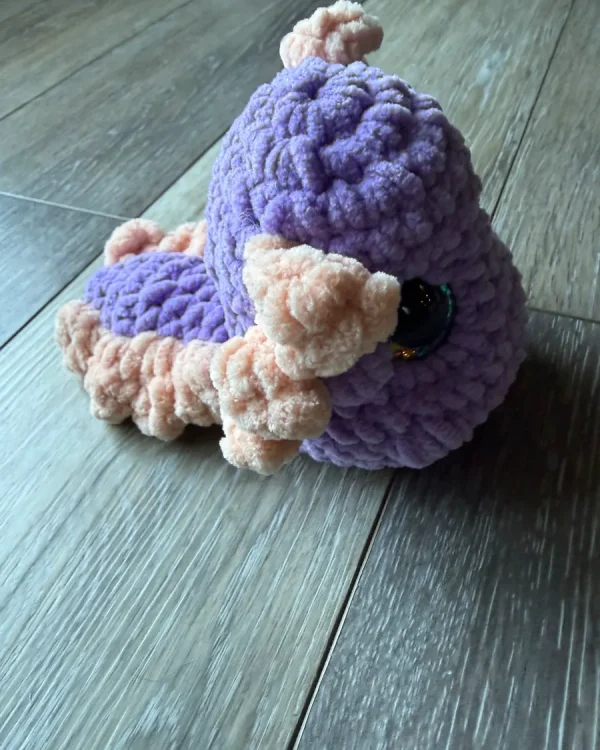 Lilac Axolotl: Side Pose